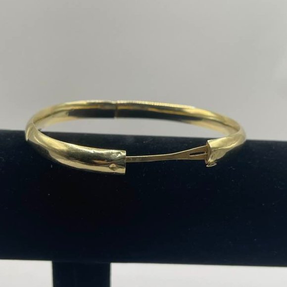Eternalgold 14K Yellow Gold Oval Bangle Bracelet - Women - medium-large - Picture 3 of 16